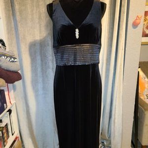 Floor Length Black Velvet Gown by Coldwater Creek Size 12